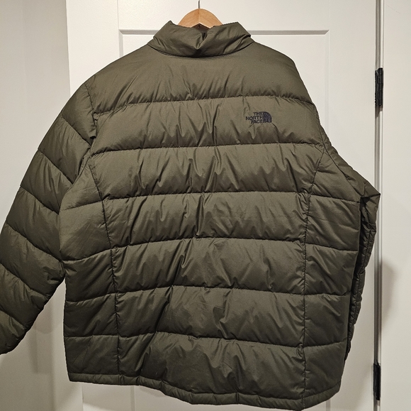 North Face Puffer - Picture 2 of 6